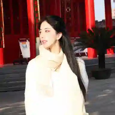 梦特娇 白色秋冬简约百搭流苏点缀保暖 羊毛 绒线围巾 男女同款情侣款