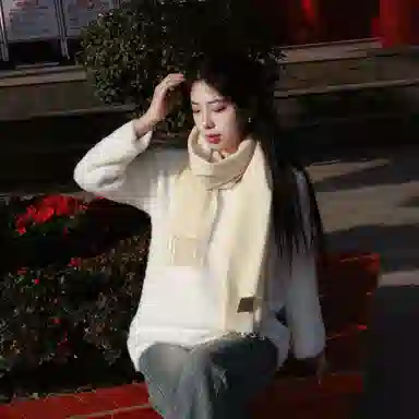 梦特娇 白色秋冬简约百搭流苏点缀保暖 羊毛 绒线围巾 男女同款情侣款