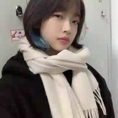 梦特娇 白色秋冬简约百搭流苏点缀保暖 羊毛 绒线围巾 男女同款情侣款