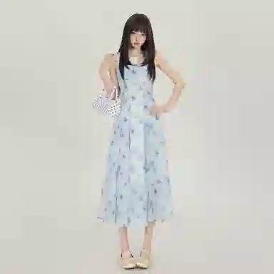 合身适中方蝴蝶印花水墨风设计感通勤休闲温柔高街辣妹晕染海边度假小众领夏季无袖仙气腰简约优雅法式慵懒时尚吊带连衣裙 女款