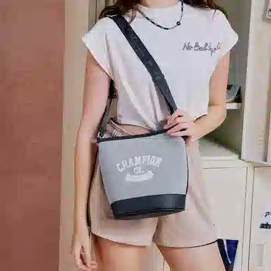 Champion Bucket Bag