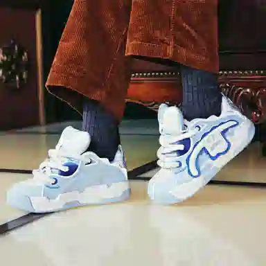 Champion Essentials TronSkateV1 Logo