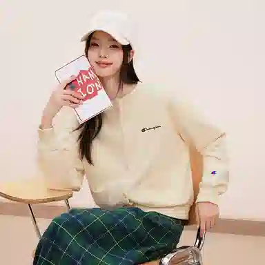 Champion FW24 WOMEN'S CASUAL Logo