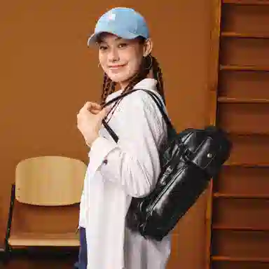 Champion Multi-pocket Baguette Bag SS25