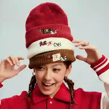 Champion Box Script Beanie Horse SS26