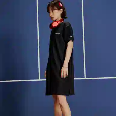 Champion WOMEN'S BASIC SS24 Logo