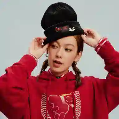 Champion Box Script Beanie Horse SS26