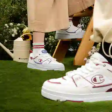 Champion Trainer Skate V1 Milk White/Student Red