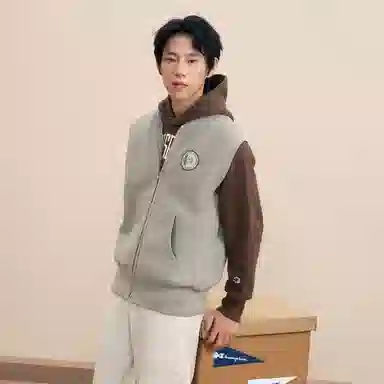 Champion MEN'S CASUAL Logo