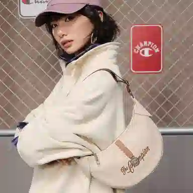 Champion Half moon Shoulder EC SS26