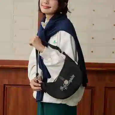 Champion Half moon Shoulder EC SS26