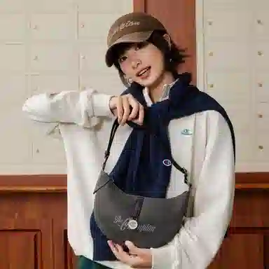 Champion Half moon Shoulder EC SS26