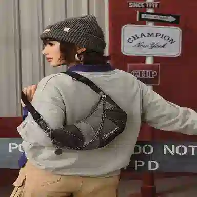 Champion Croissant Shoulder Bag Nano SS25