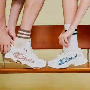 Champion Essentials Champ 19 Street