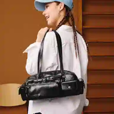 Champion Multi-pocket Baguette Bag SS25