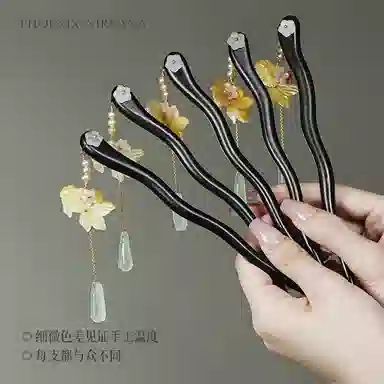 【以东方木韵礼献臻情】 凤凰涅磐 新中式檀木簪子 锦鲤吊坠花朵流苏步摇发钗 小众高级感手工雕刻原创设计#好运 黑檀 发簪 女款