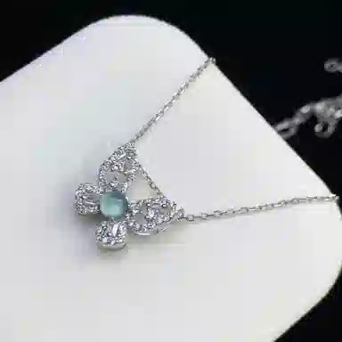 七享 高级清冷感爆闪蝴蝶镶嵌蛋面翡翠吊坠 招财转运美好寓意轻奢通勤仙女公主感凸显气质 糯冰 项链 女款