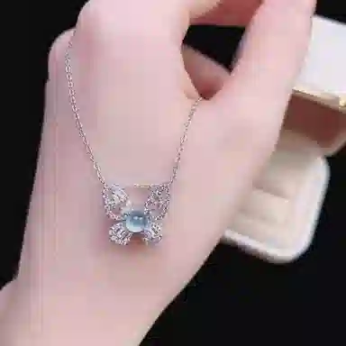 七享 高级清冷感爆闪蝴蝶镶嵌蛋面翡翠吊坠 招财转运美好寓意轻奢通勤仙女公主感凸显气质 糯冰 项链 女款