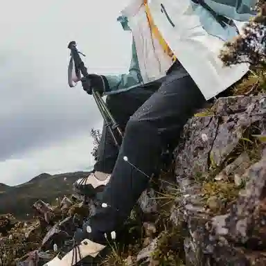 蕉下 户外速干登山徒步机能纯色冲锋裤 男款