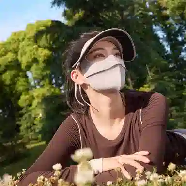 蕉下 帽檐款舒感特护防风保湿 口罩 女款