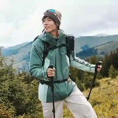 蕉下  纯色经典连帽  保暖耐磨透气速干防水防风冲锋衣 男款