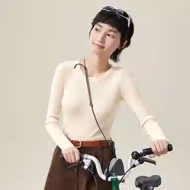 蕉下 纯色圆领休闲套头修身长袖毛衣 女款