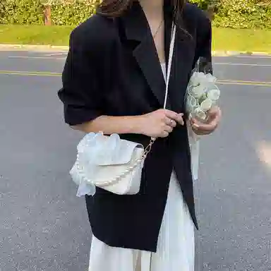 wiersaam Bow Pearl Chain Bag