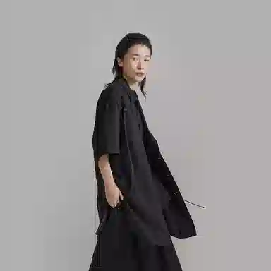 幻象者 纯色简约西装领中长款短袖衬衫 男女同款 黑色