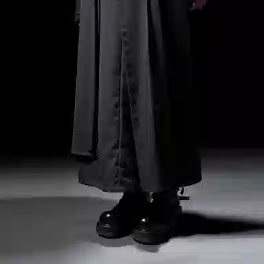 Huanzhe Asymmetric Skirt Black