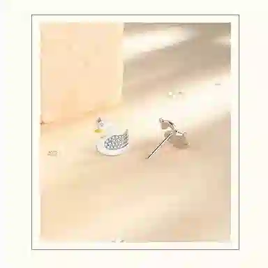 尚先生 高端气质微镶鹅花朵大衣百搭优雅配饰 合金 锆石 耳钉 女款