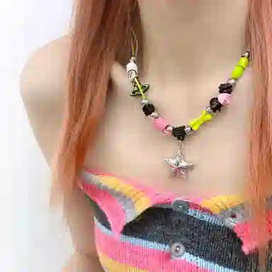尚先生 多巴胺千禧不对称彩色撞色五角星锁骨链中性高级感 钛钢 项链 女款