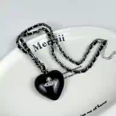 尚先生 黑色爱心秋冬时尚百搭轻奢感 木 项链 女款