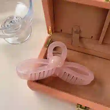 尚先生 冰透粉色镂空蝴蝶结大号简约鲨鱼夹甜美温柔多发量后脑勺抓夹 发饰 女款