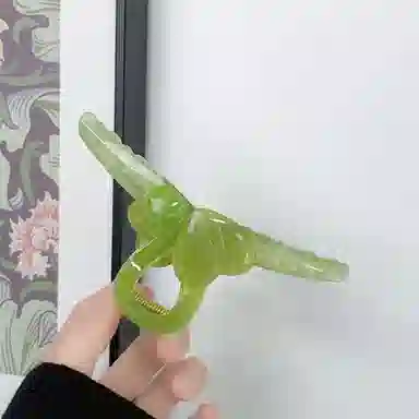 尚先生 冰透绿色抓夹甜美清新树脂爱心鲨鱼夹多发量后脑勺盘发发夹 发饰 女款