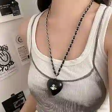 尚先生 黑色爱心秋冬时尚百搭轻奢感 木 项链 女款