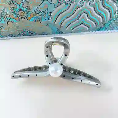 尚先生  法式气质波点圆珠抓夹优雅甜美温柔鲨鱼夹简约百搭发夹新款头饰 发饰 女款