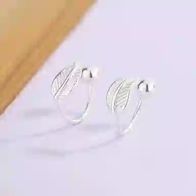 925
