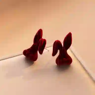 925
