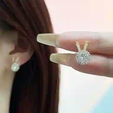 尚先生 甜美可旋转长耳兔子高级感轻奢锆石养耳洞银针 铜 耳钉 女款