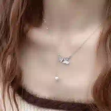 尚先生 蝴蝶轻奢小众设计感高级仿珍珠精致甜美锆石吊坠 钛钢 项链 女款 礼盒装