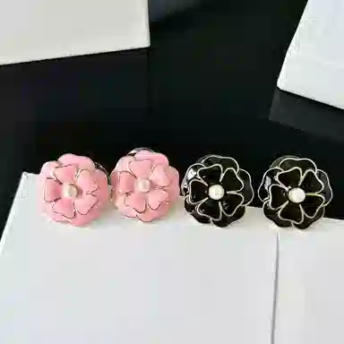 尚先生 山茶花朵复古时尚气质百搭轻奢风高级感 合金 耳钉 女款