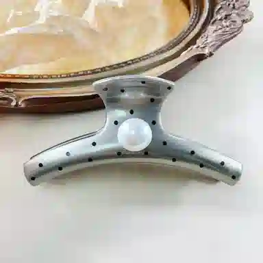 尚先生  法式气质波点圆珠抓夹优雅甜美温柔鲨鱼夹简约百搭发夹新款头饰 发饰 女款