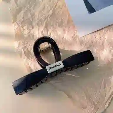 尚先生 蝴蝶结大号复古字母后脑勺盘发鲨鱼夹美拉德风发夹   亚克力 发饰 女款