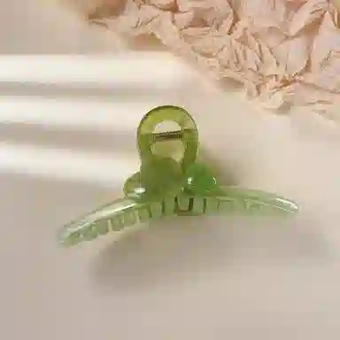 尚先生 冰透绿色抓夹甜美清新树脂爱心鲨鱼夹多发量后脑勺盘发发夹 发饰 女款