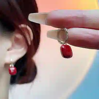 尚先生 高级感新年红色方块耳坠防丢失红豆相思 铜 耳环 女款