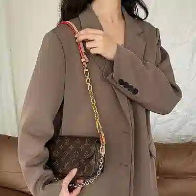 LV IVY woc