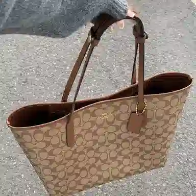 COACH City33