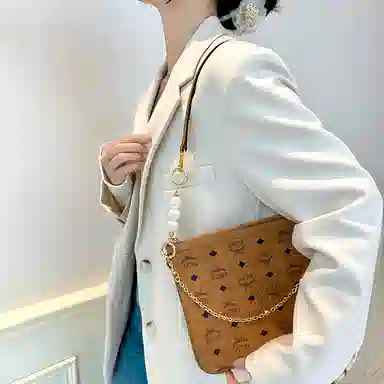 MCM TOTE