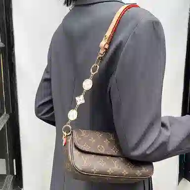 LV IVY woc