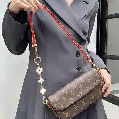 LV IVY woc